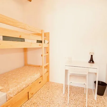 Nevada Hostal *